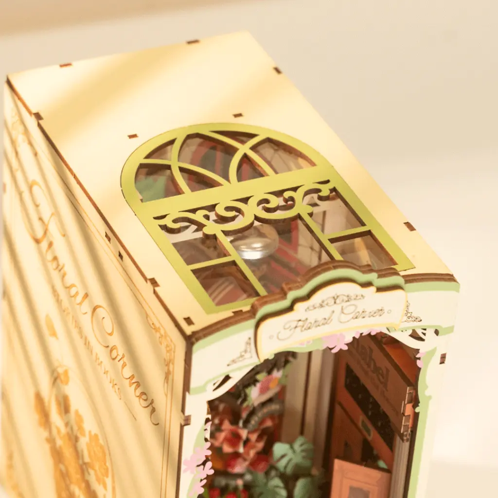 Kit Diorama Nook Book Librería -Floral Corner- Rolife Robotime