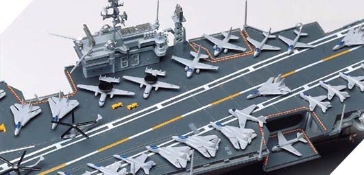 Barco 1/800 -USS CVN-63 Kitty Hawk- Academy