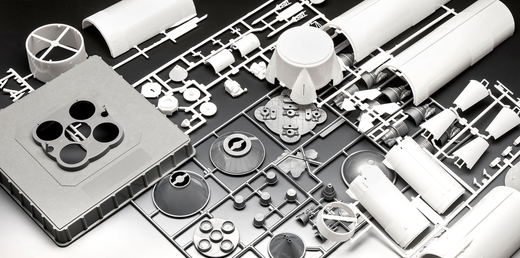 Set -Apollo 11 Saturn V Rocket 1:144 Revell