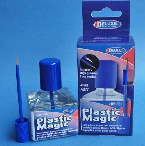 Adhesivo Plástico Maquetas Pincel 40 ml. Deluxe