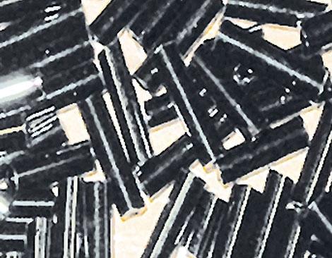 Rocalla Vidrio Canutillo Plateado 1,8 x 6 mm. (9 gr.)