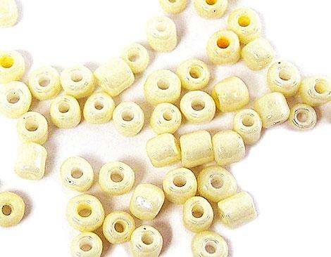 Rocalla Vidrio Redonda Ivory Crema 3,8 mm. 6/0