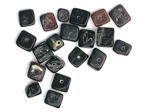 Cuentas Concha Madreperla Cuadrado Negro 5 x 5 mm. (40 gr. 130 pzs. Aprox.)
