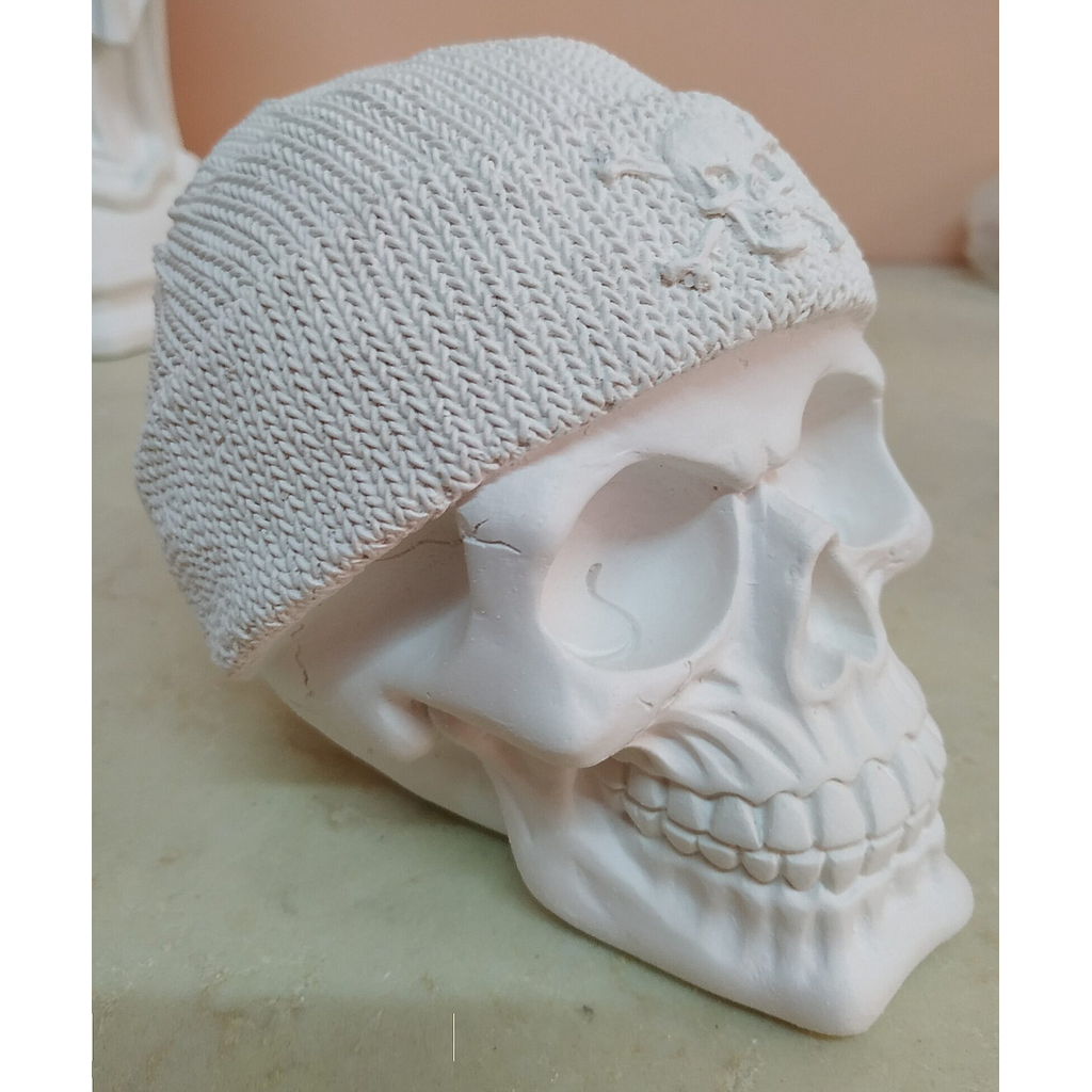 Calavera con Gorro 13 x 16 cm. Escayola